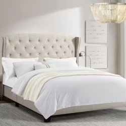 Beige Linen Queen Frame w/ Diamond Buttons - V8Q1