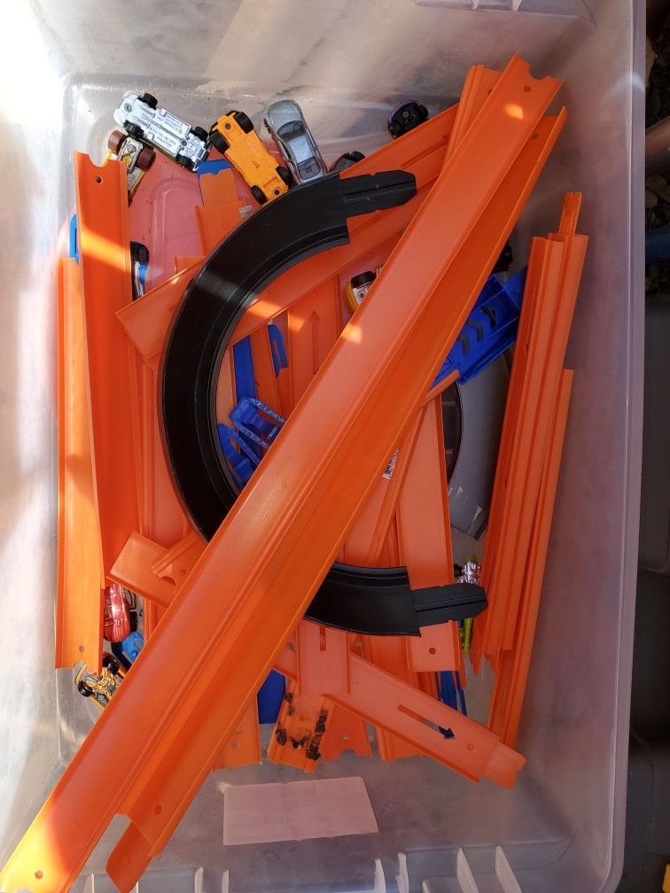 HOT WHEEL TRACK