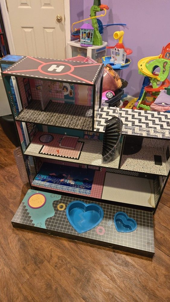 LOL Doll House