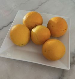 Fresh oranges 4/$1