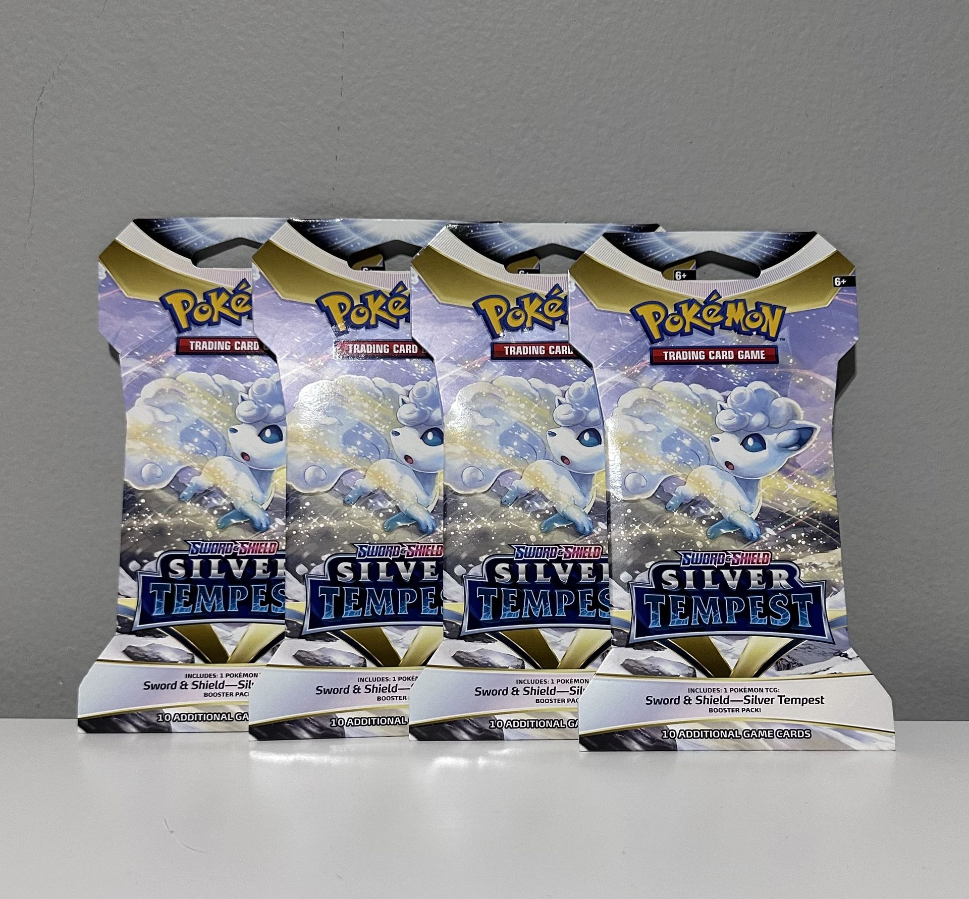 Silver Tempest Sleeve Booster Pack (4)