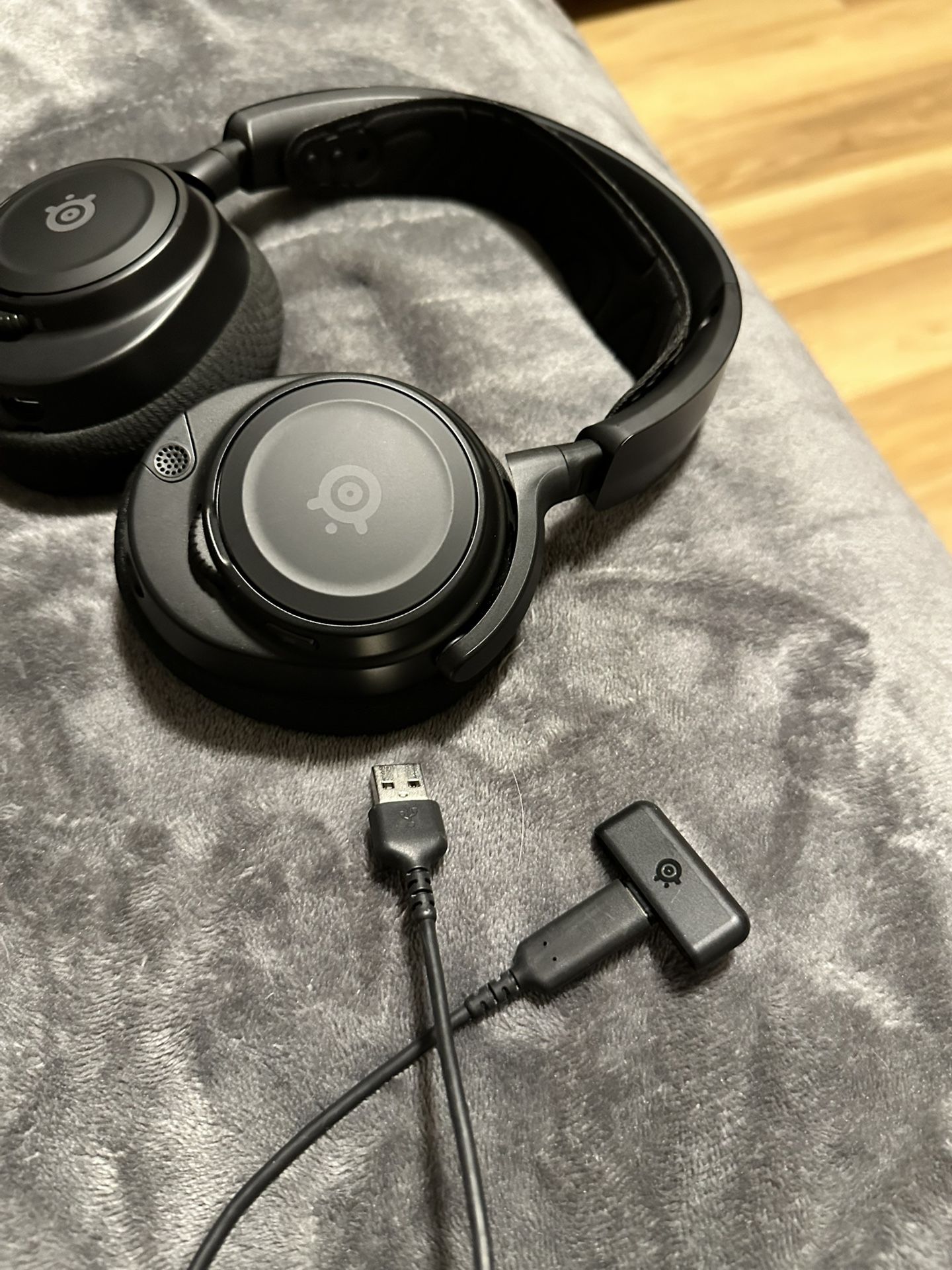 Steel Series Arctis Nova 7