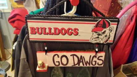 Dawgs Wallhanger.