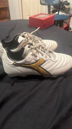 soccer cleats Diadora size 3.5