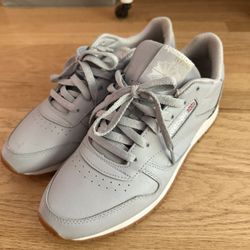 Reebok Sneakers : Women’s Size 10 : Light Grayish Blue 