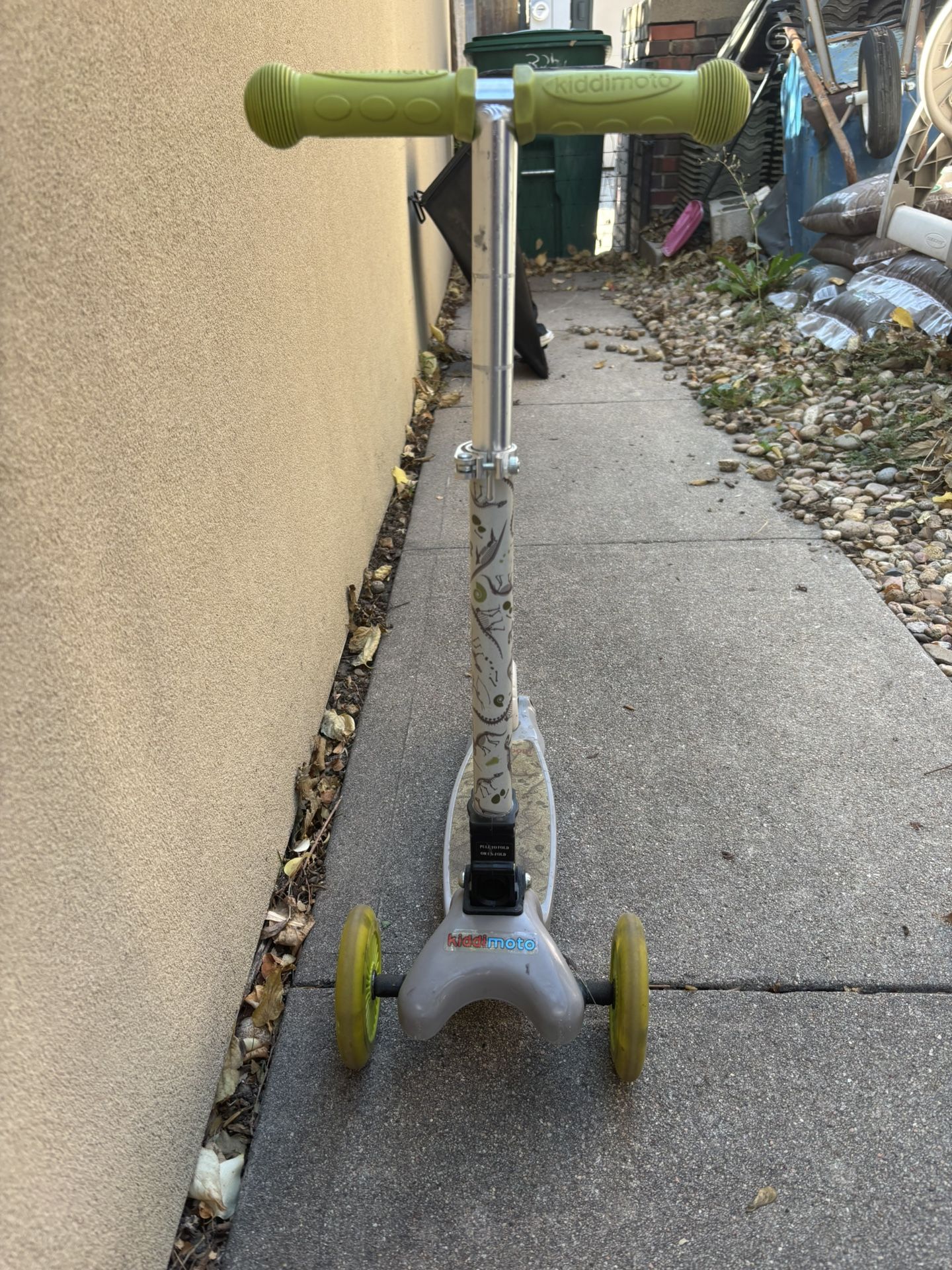 Adjustable Kidmoto Kids Scooter