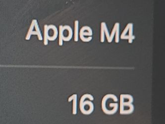 Apple MacBook m4 16 gb 13 inch screen 256gb