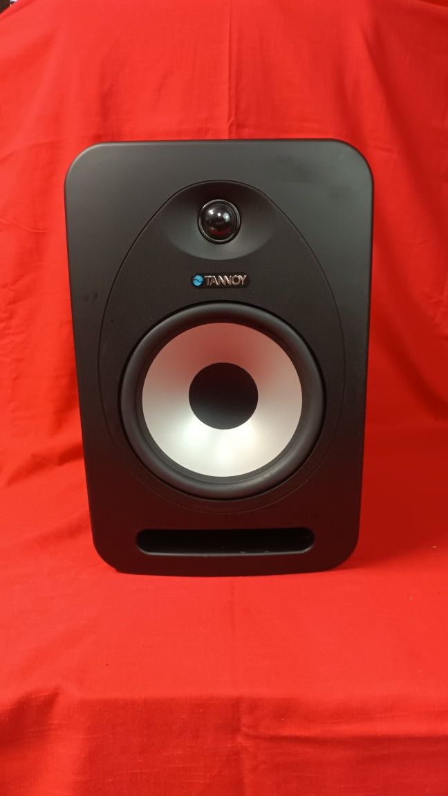TANNOY Reveal 802 Amplified Speakers
