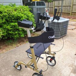OasisSpace upright Walker like new