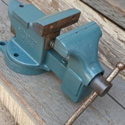 Large Anvil  Bench Vise