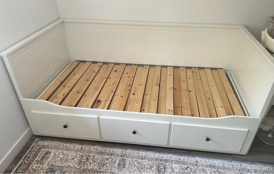 IKEA Hemnes Twin Trundle Bed, no mattress