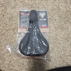 Brand NEW Volt Cromoly Mountain Bike Saddle