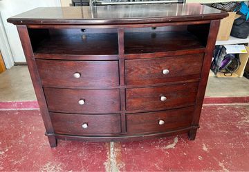 Dresser