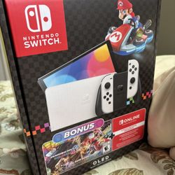 Switch Oled. Online Subscription Included