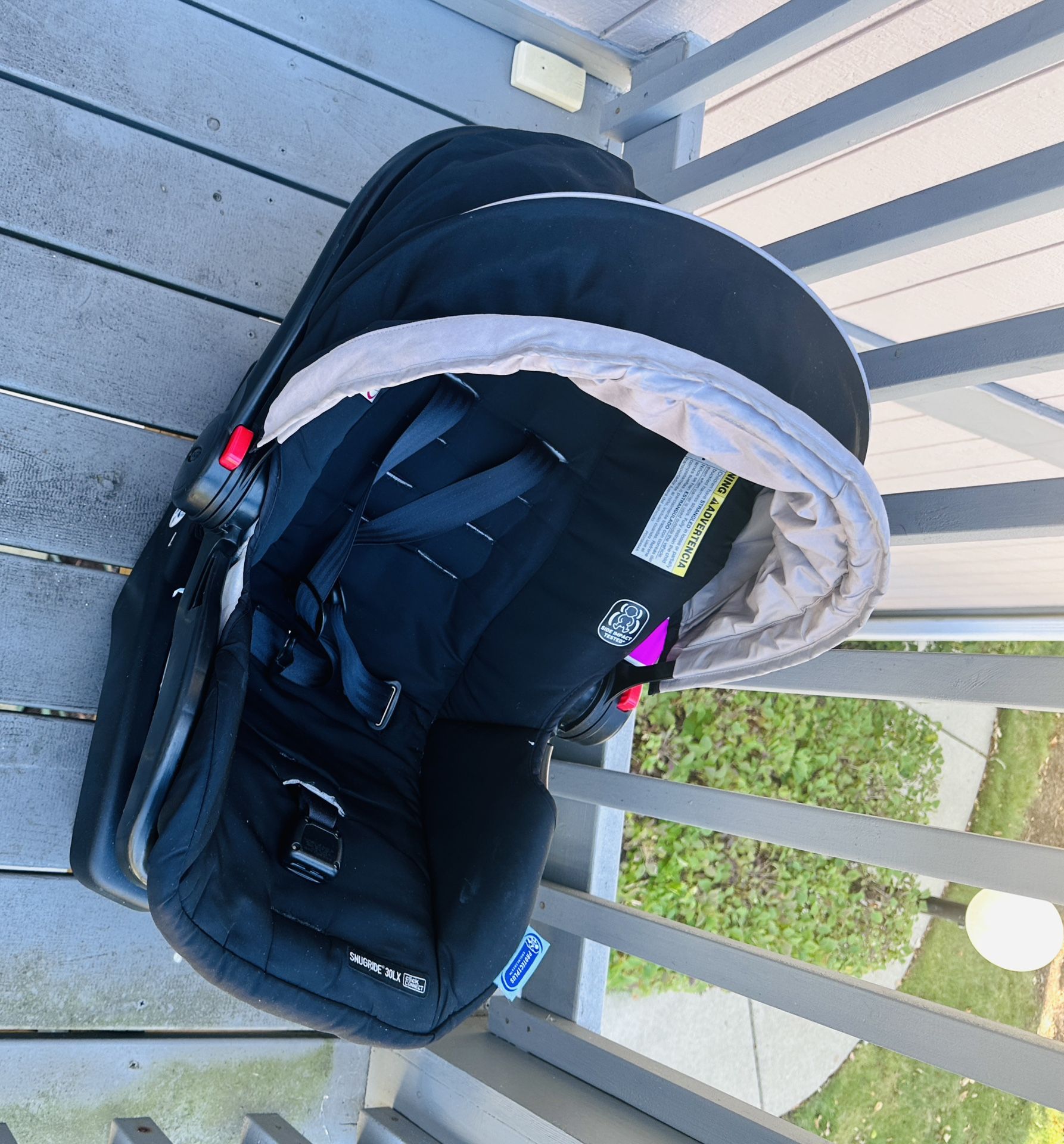 Graco Snugride Infant Car Seat With Base