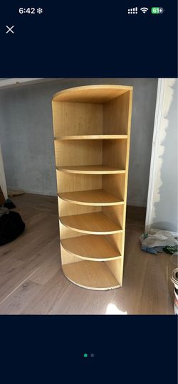 Corner cabinet