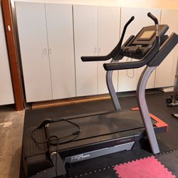 Freemotion Treadmill Long Beach $100 Pick Up ASAP 