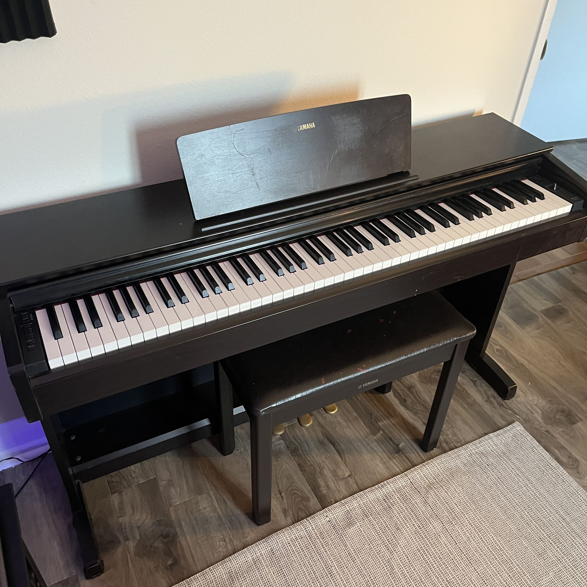 Yamaha Arius YDP-143 Digital Piano for Sale in Los Angeles, CA