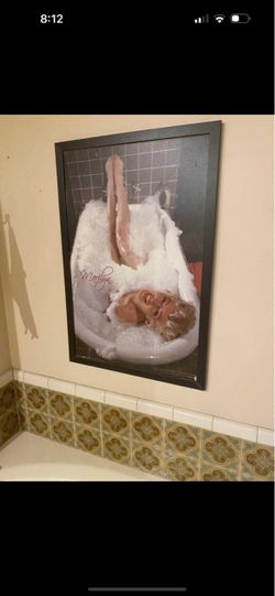 Large Framed Marilyn Monroe Bubble Bath Print
