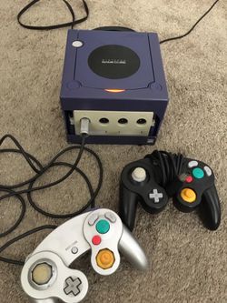 Nintendo GameCube JAPAN With Controllers