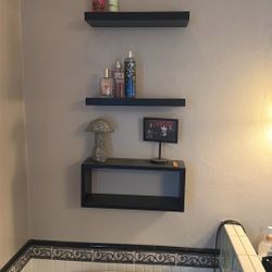 bathroom shelving 