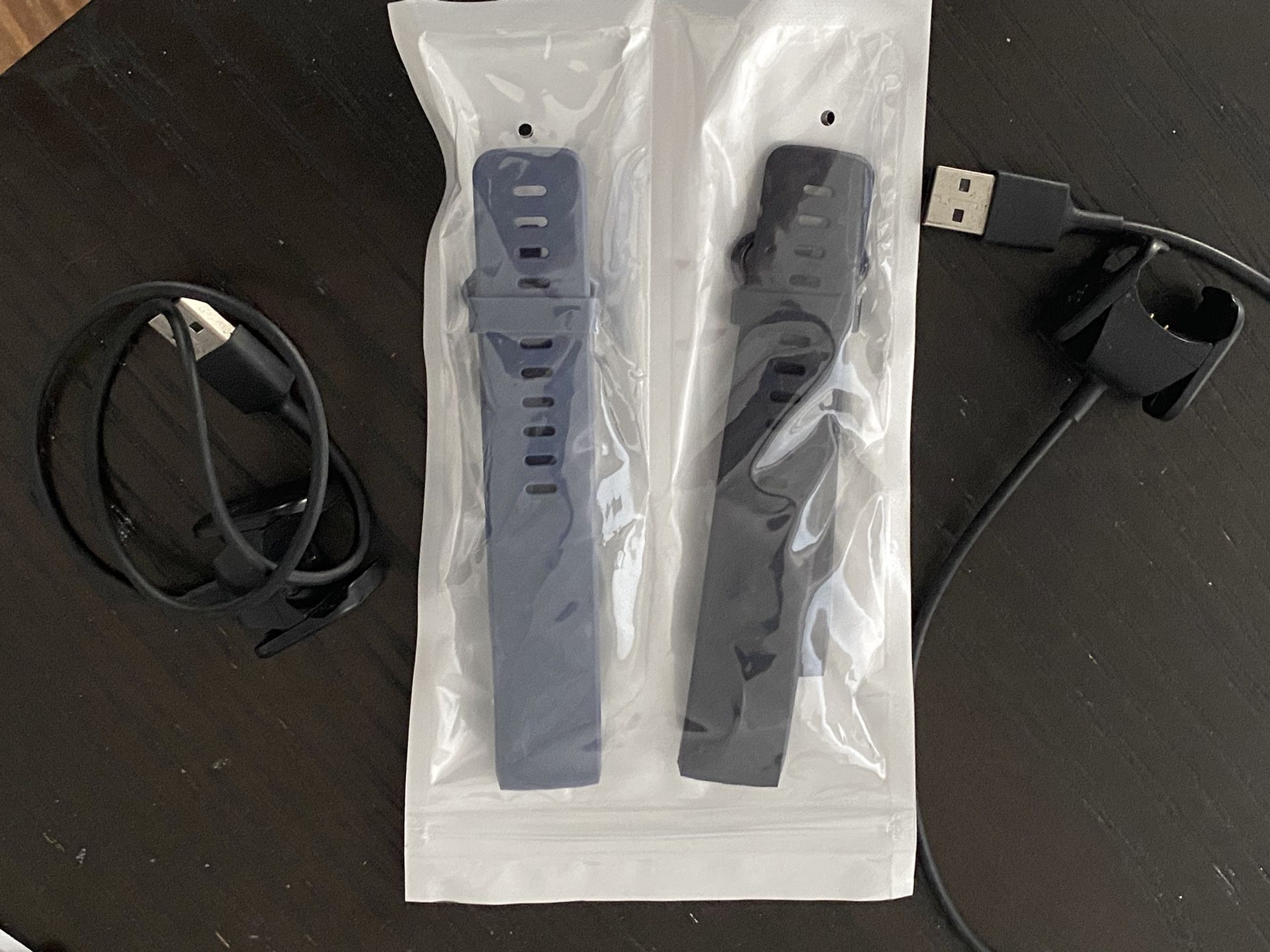 2 Chargers & 2 New Bands For A Fitbit Charge 3