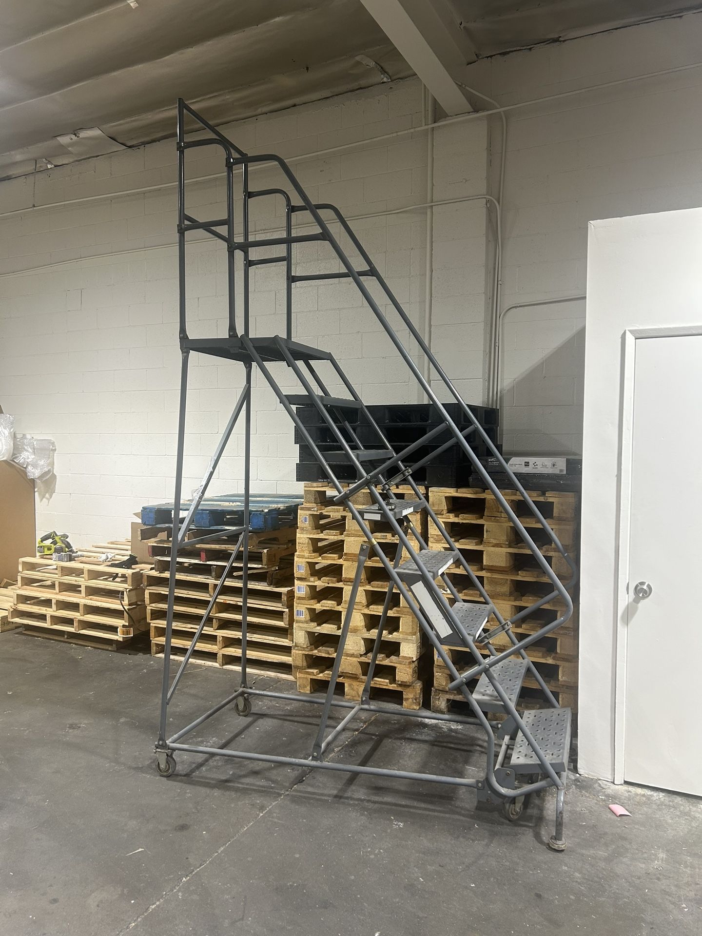 10ft Industrial Rolling Ladder Stairs