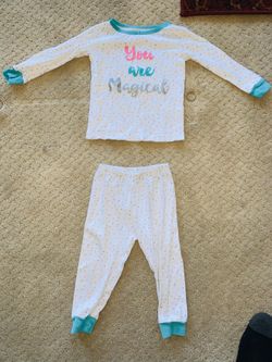 Kid clothes sizes 18-24 months