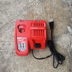 Milwaukee M18/12 Rapid Charger 