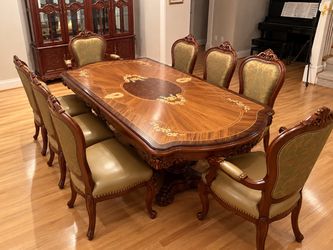 Victorian Style Dining Table with 8 Chairs