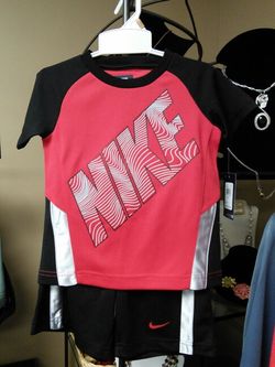 New 3t Nike short outfit boys
