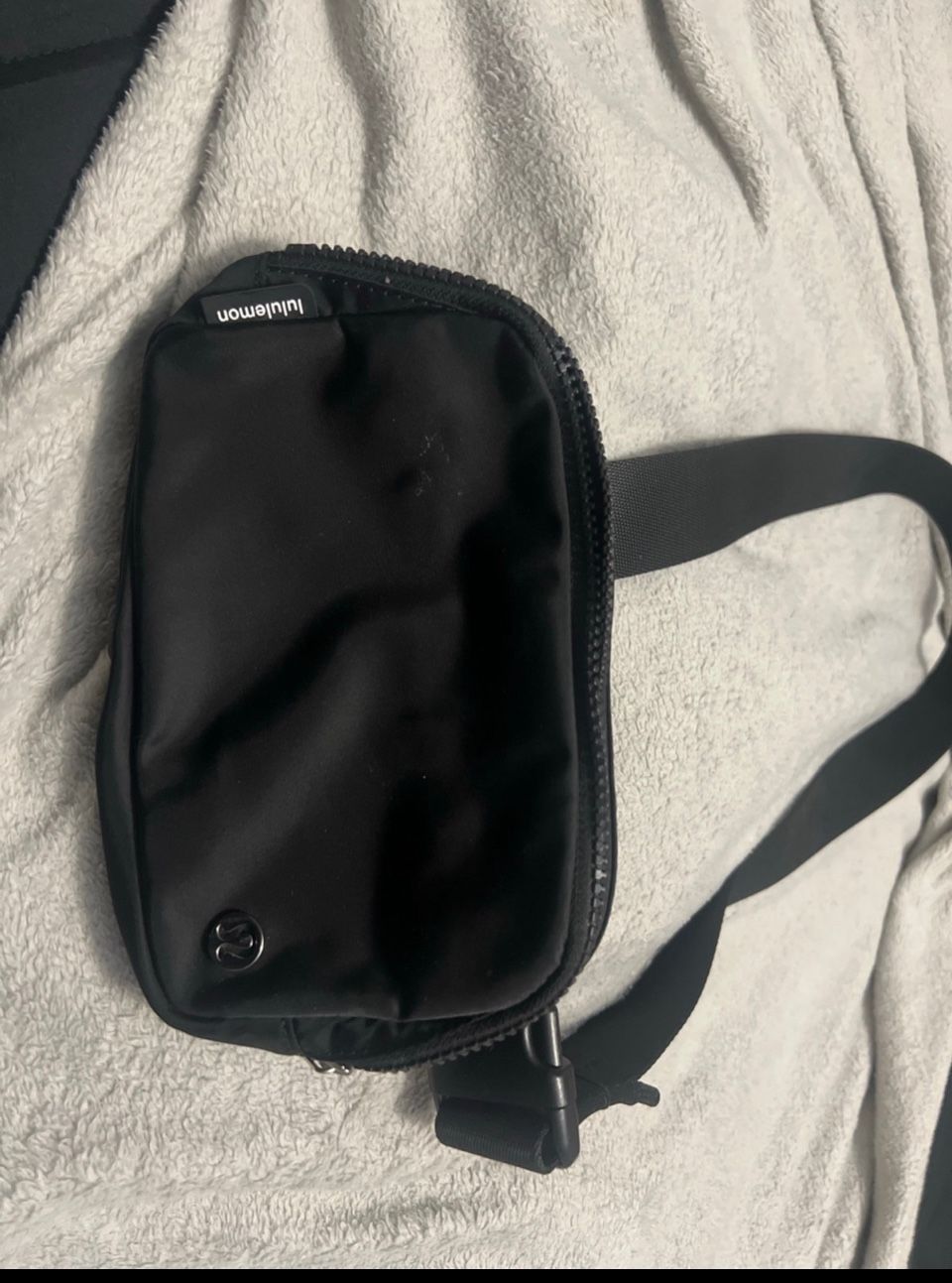 Lululemon everywhere cross body belt bag 1L - Black