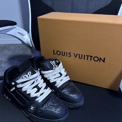LOUIS VUITTON TRAINER!!