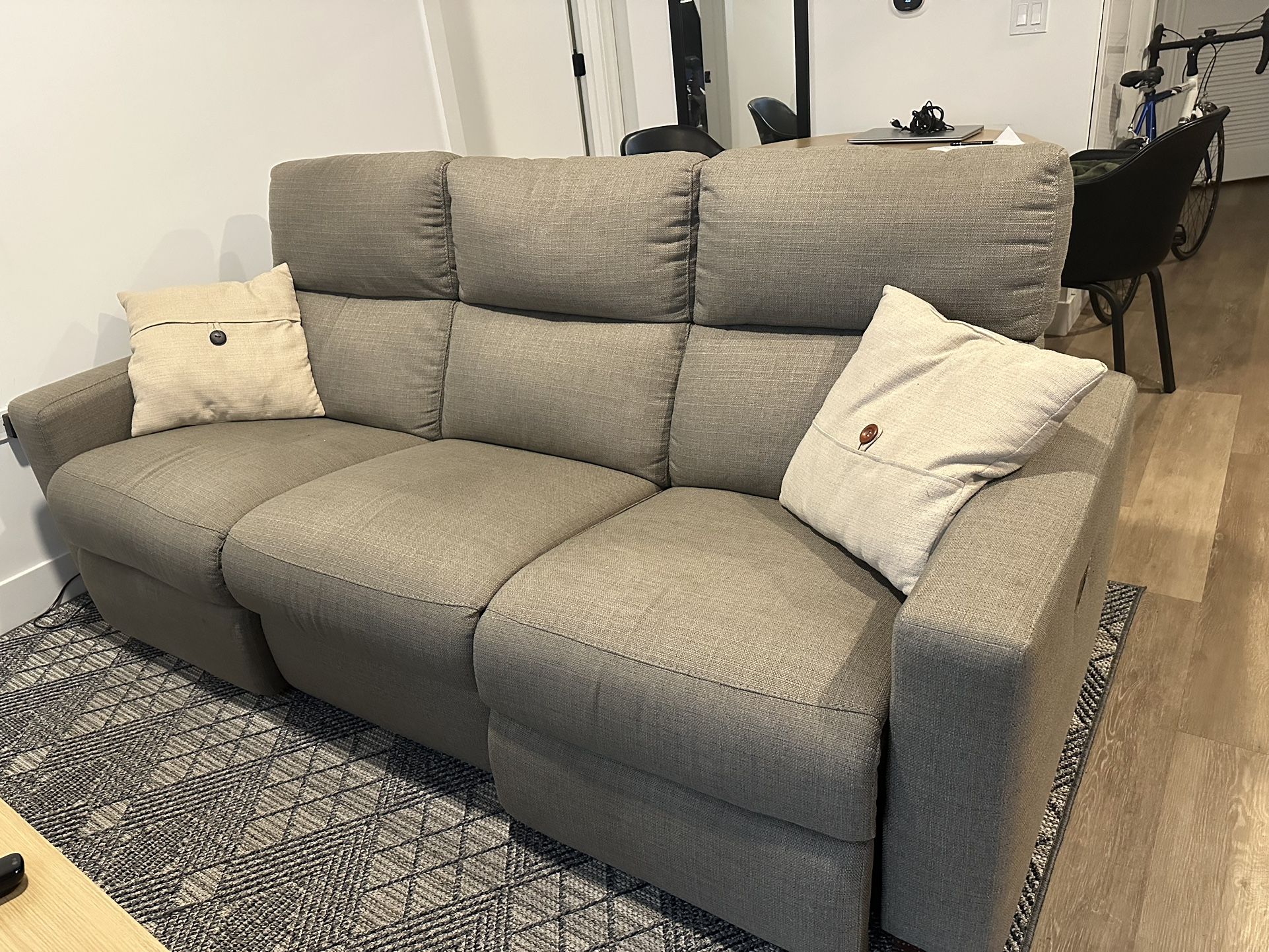 Power Sofa, Two Fold Outs, Charging USB Charging Ports