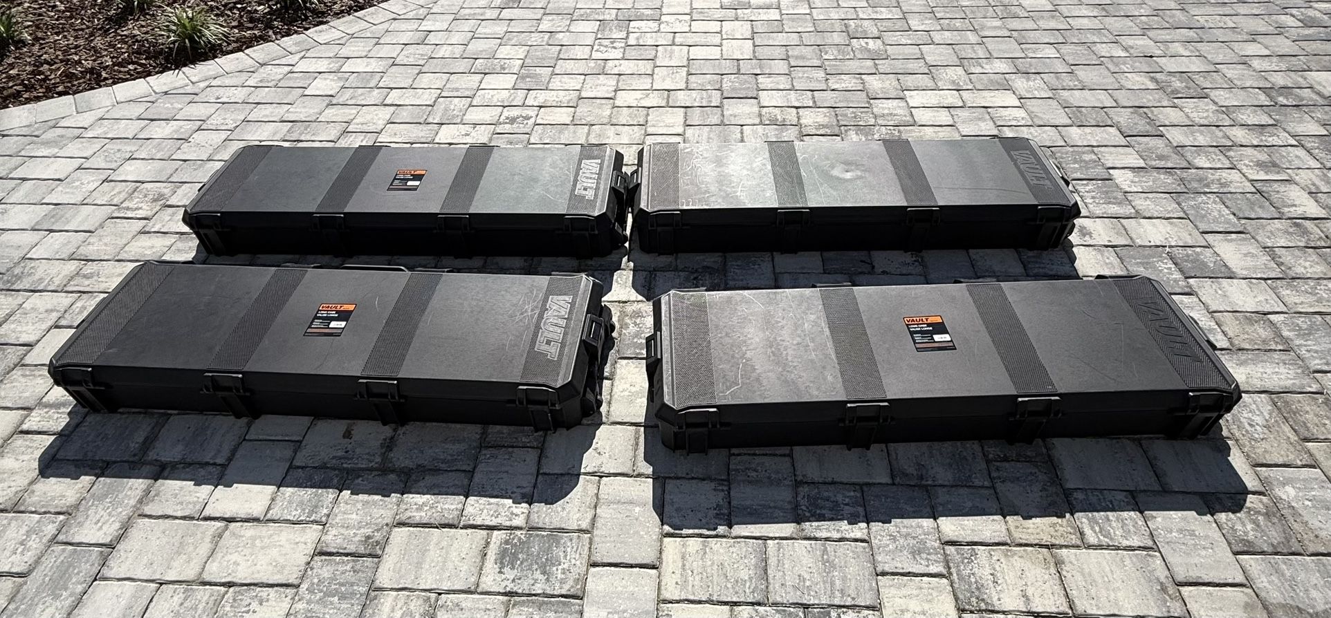 Pelican Vault V800 - Like New!