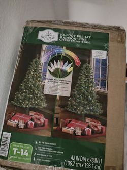 6ft Artificial Pre Lit Changing Colors