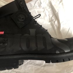 SUPREME black timberland boots! Worn Once ! Mint Condition 