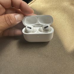 Apple AirPods Pro 1st Gen Used And Work Great