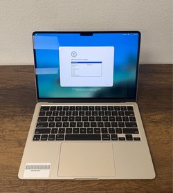 13.6" MacBook Air M4 8 Core*256GB SSD*16GB RAM