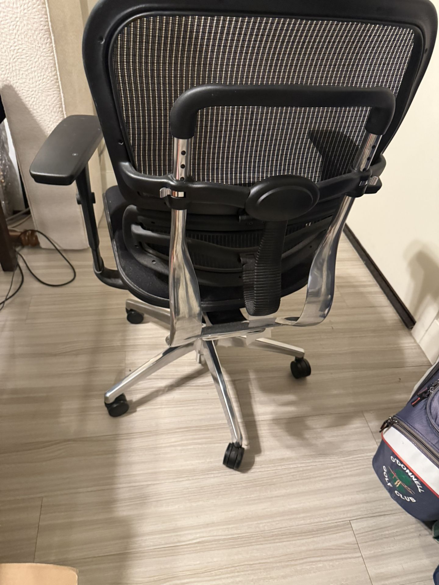 Office Adjustable Chair.