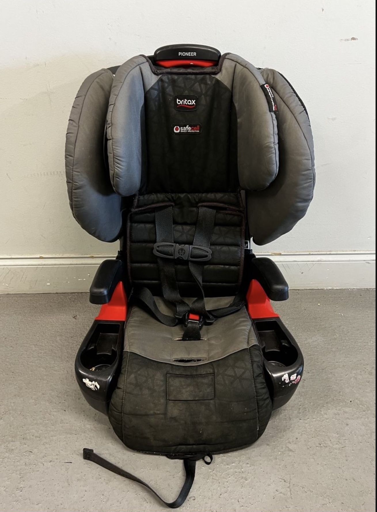 BRITAX Pioneer Harness-2-Booster Car Seat (Good condition) PICK UP IN CORNELIUS