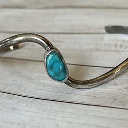 Minimalist Sterling Silver Turquoise Fashion Bracelet 