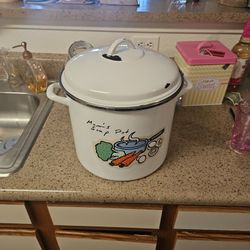 BIG COOKING POT
