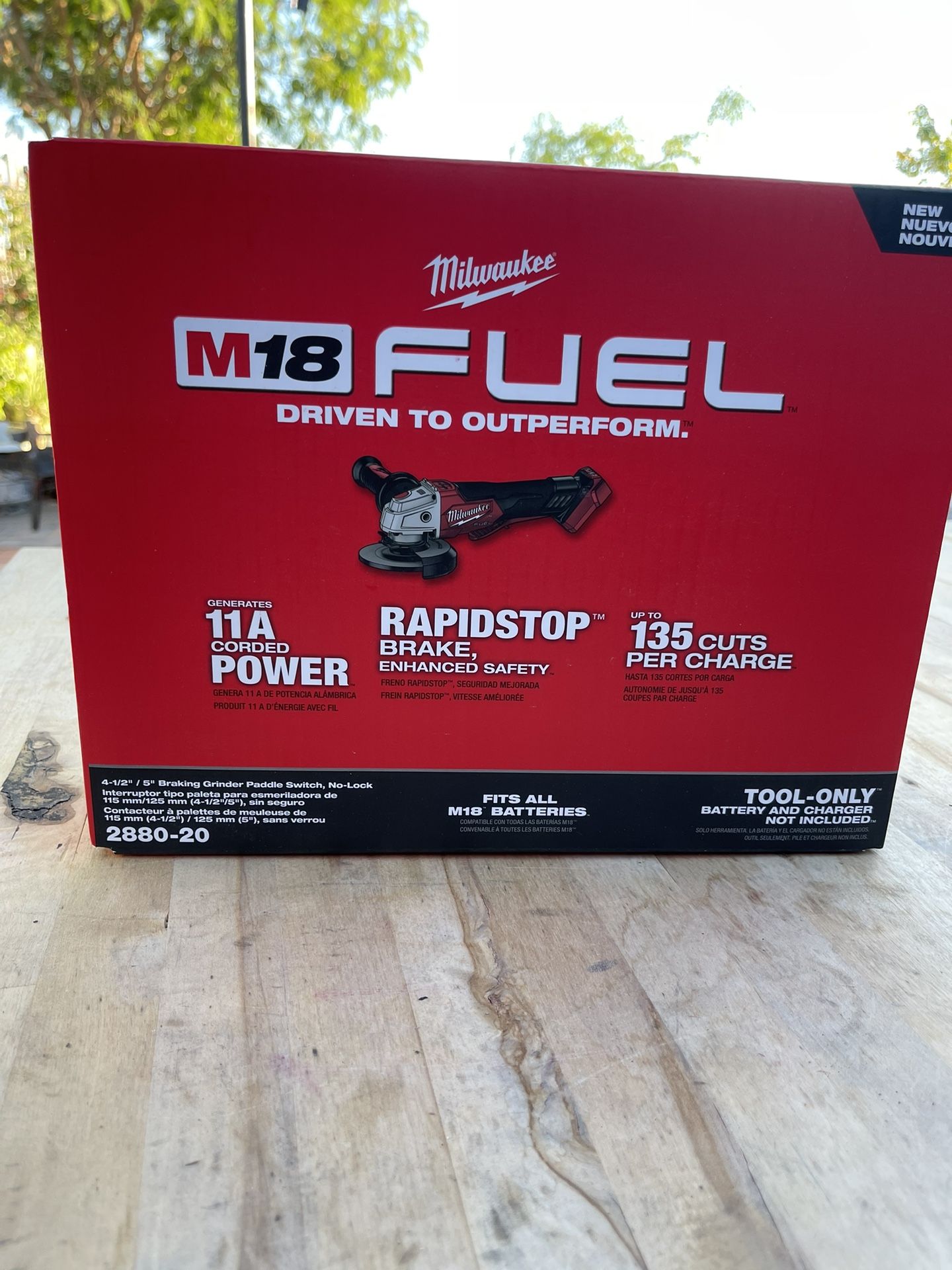 Milwaukee M18 FUEL 18V Lithium Ion Brushless Cordless 4 1/2 in./5 in. Grinder w/Paddle Switch (Tool Only