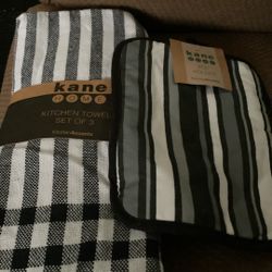 Kitchen Towels & Pot Holder