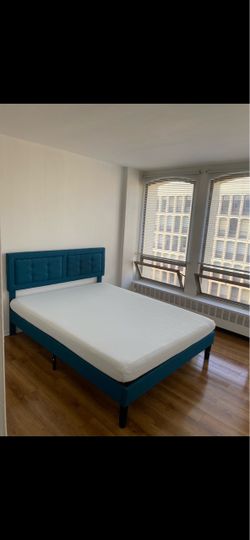 Queen bed frame + Mattress set