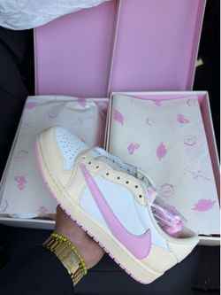 Jordan 1 Low Travis Scott  ‘Shy Pink’ Size 8.5