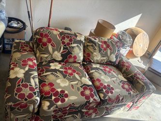 Floral love seat