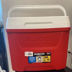 Igloo Cooler 26 Ltrs Red/White