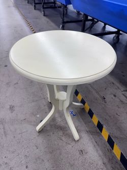Pier 1 table